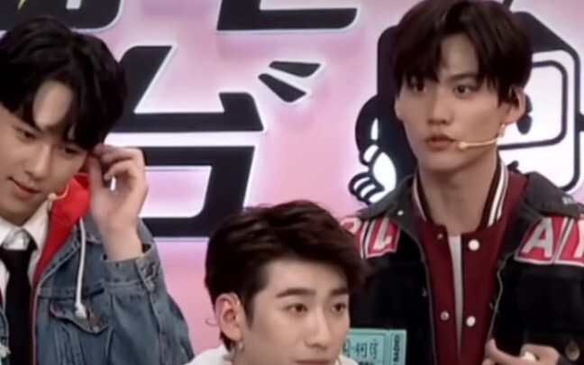 Chu Kha Vũ nói rằng khi gặp Địch Lệ Nhiệt Ba, anh cảm thấy như tim đột ngột ngừng đập.