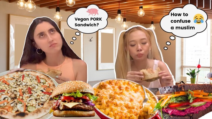 Rating Western Vegan Food in Bali | Eating vegan PORK sandwich as a muslim?