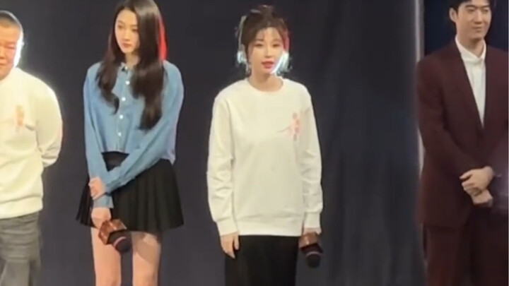 Yu Shuxin dan Guan Xiaotong dalam bingkai yang sama, tolong bantu saya... Bingkai ini sangat intuiti