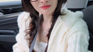 该做一套印满我头像的衣服让女朋友来穿的