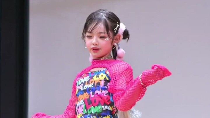 Loli nhỏ đầy màu sắc
