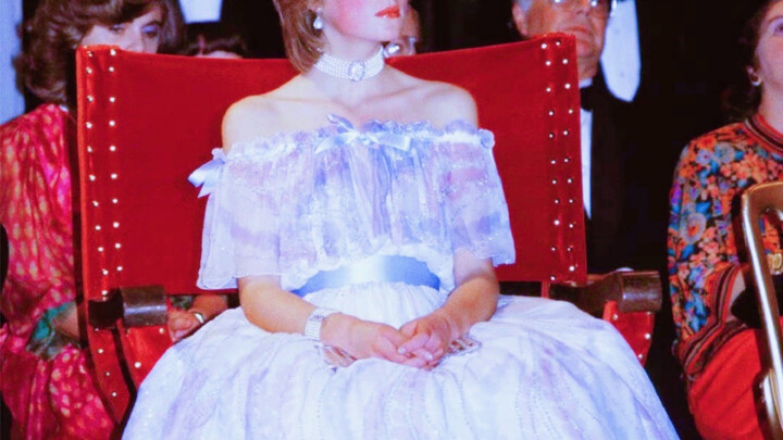 كيف كان أسلوب الأميرة ديانا "وردة إنجلترا" في الموضة قبل 30 عامًا؟ بالإضافة إلى جمالها ولطفها، كانت 