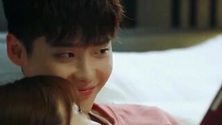 yung bebetime nila🥰kaso my panira ng moment😅😅Lee Jong Suk🥰