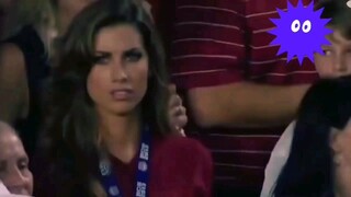 THIS FAN FORGOT THEY WERE LIVE AND DID THIS