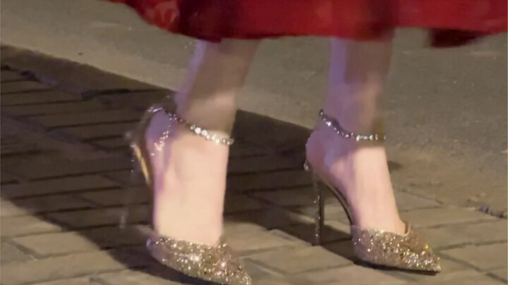 รองเท้าส้นสูงของ lilywei สวยเกินไปแล้วนะ! สาวๆ รีบตามไปซื้อกันเลย
