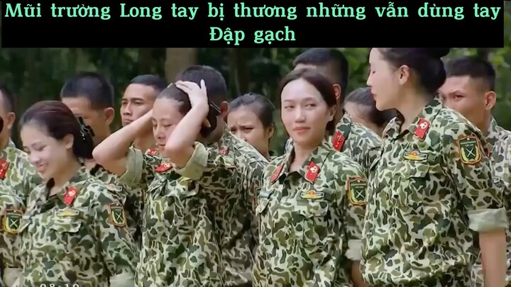 Mũi trưởng Long tay bị thương vẫn dùng tay đâjp gạch#giaitri#gameshow#tt