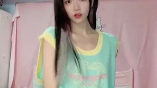 我说我是全抖扔袜子最准的没人反驳吧#叨叨舞挑战#dou来跳舞#袜里袜气