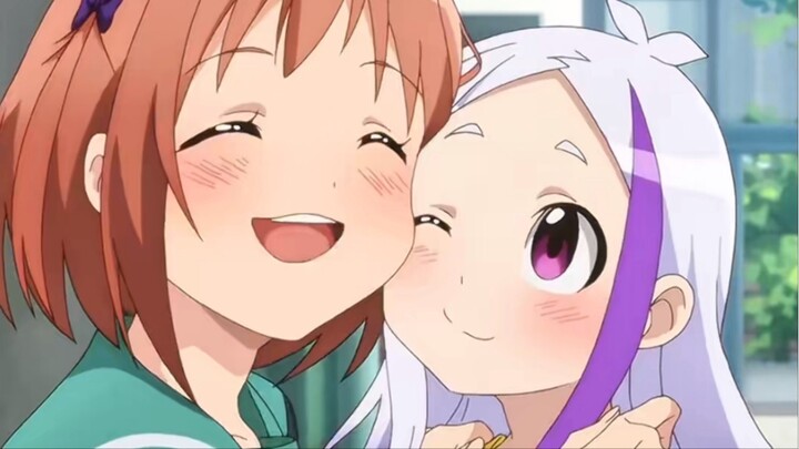 Senyumnya bikin orang bahagia aja 🥹