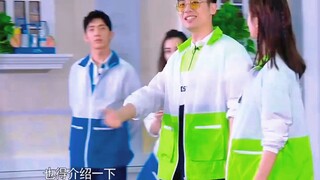 في مختلف المناسبات العامة، تم التعريف بها بعبارة "السيدة تشو"، التي حَقَدَ عليها الكثيرون. أتمنى أن 