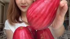 Jambu Bol … bener kan namanya … ada nama lain Komen yahh …