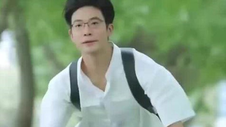 الماجستير داسيم يصبح سقف الجمال بين المذيعين، سيطر على صناعة البث المباشر عام 2021، معجبوه: قلبي خفق