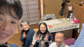 Japanese People Visit Their Hometown