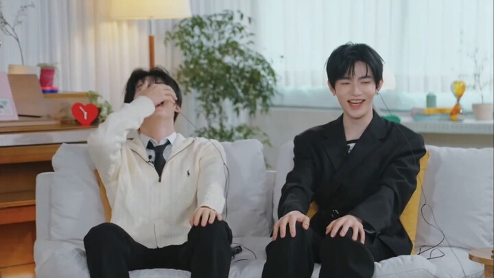 ZEROBASEONE Sung Hanbin & Zhang Hao Transit Love 4 Cut