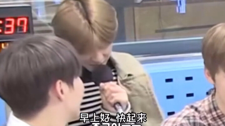 The next wake-up ringtone—Junba is speaking Chinese!