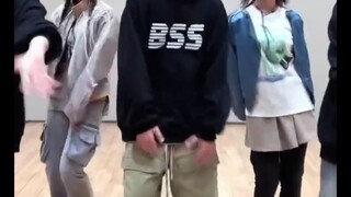 การเต้น Kpop ทั้งหมดควรแสดงโดย Kwon Soonyoung (God of Challenge)