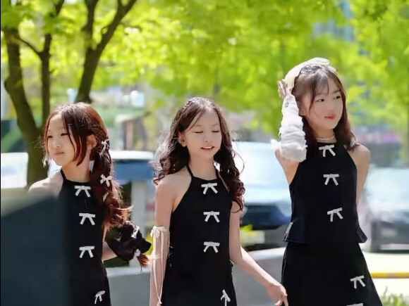Ba bạn nhỏ đáng yêu xuất hiện rồi