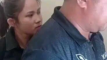 Pa isa lng daw si ate..🤣🤣🤣