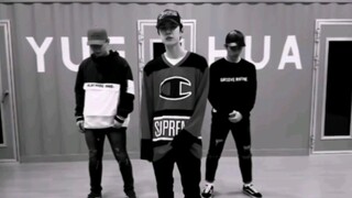 【王一博】【练习室舞蹈】我太爱耶波在练习室跳舞的状态了！！王甜甜一秒变酷盖！