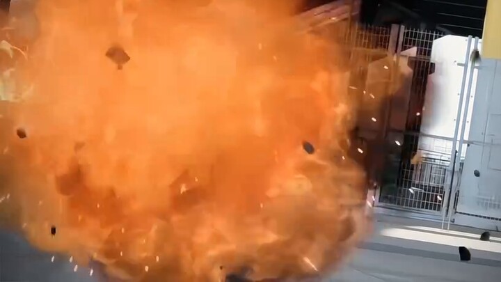 "Dia adalah Kamen Rider Ryuki"