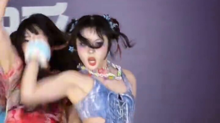 I really like this makeup look