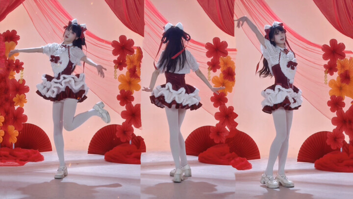 New Year is all about vibrant red! Ten thousand red blossoms in the human world! [Cocolo]
