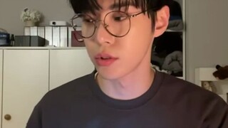 [Phụ đề tiếng Trung] Kim Doyoung: "Oppa, em sinh năm 2007, anh có thể gọi em là noona không?"