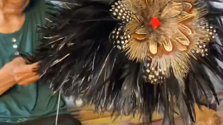 Even when life feels like a mess, you can still craft a beautiful feather duster #DocumentingLocalCr