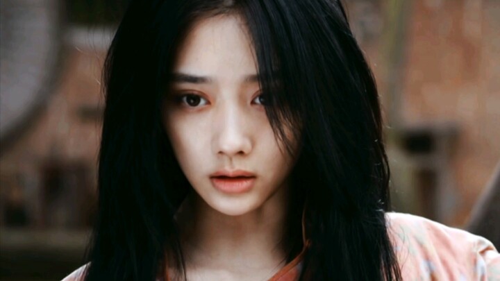 老师被踩在脚下的可不是我们宝儿姐