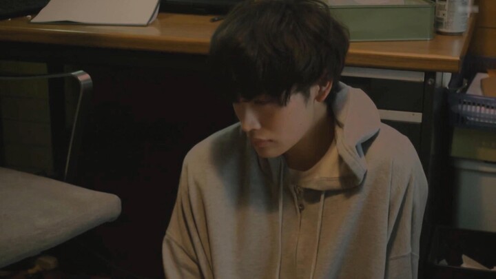 "أنت لا تحبني أبداً" كلا، كلا، كلا، إنه يحبك بشدة