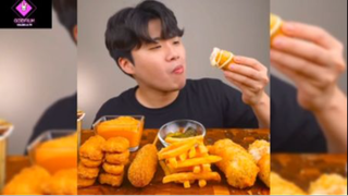 Mukbang xúc xích phomai và khoai tây chiên #anngon