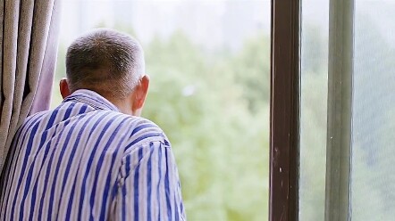 Con người từ nhỏ đã bắt đầu gánh trên vai những khó khăn lớn nhỏ, không ngừng trưởng thành qua những