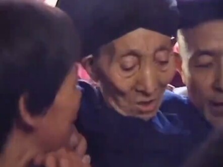 Back in the day, it was considered deeply unfilial for someone with white hair to see off someone wi