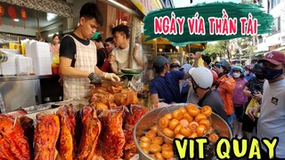 Người Sài Gòn đi “ săn “ VỊT QUAY HEO QUAY xếp hàng 3 giờ sáng đông nghẹt chặt thịt rã rời tay chân