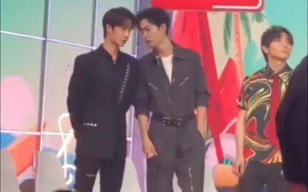 [Bojun and Yixiao] A collection of side shots of Xiao Zhan and Wang Yibo’s daily upward progress! dd