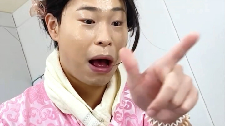 Silver-medal bath attendant, Many Springs—taking away many cun from your body!