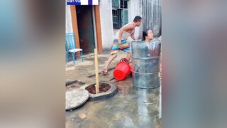 Pha uống rượu đẳng cấp 🤣fun funny funnyvideos funnyvideo funnyy funnymoments funnytiktok funtime cuoibebung haihuoc vuive onhavanvui