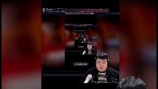 Saya menyaksikan diri saya sendiri saat menonton video langsung: