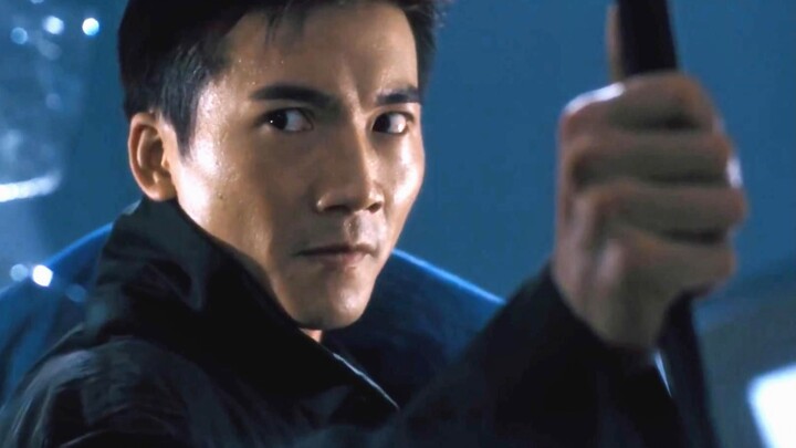 “Chang Wei! Katanya kamu nggak bisa kung fu!”