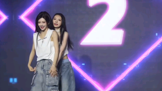 【تشانغ يوغه وشين مينغياؤ】 حفلة عيد الميلاد «مزيج الرقص»، يا ياوياو احرصي على صحتك