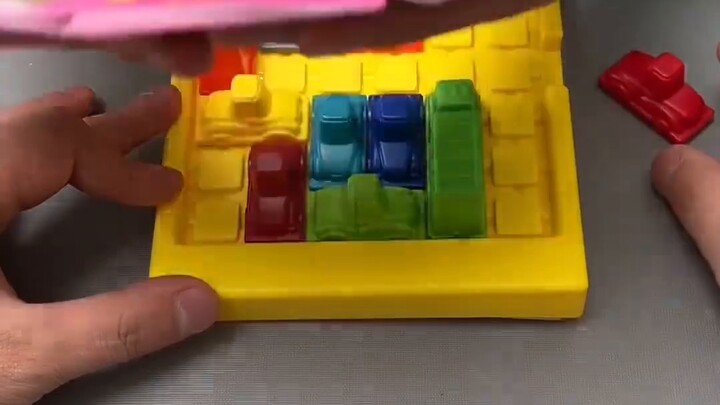 Mainan breakout mobil untuk melatih kemampuan berpikir logis anak