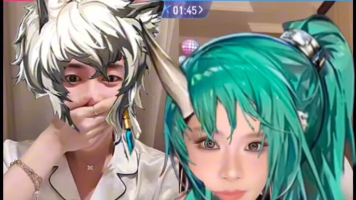 As fellow launch-day characters, Xing Xiong’s Outlier form just gets wrecked—my Silver’s reaction: