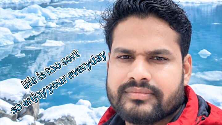 जुल्फों को फैला कर जब कोई महबूबा किसी आशिक की कब्र पर रोती है,तब महसूस होता है कि मौत भी कितनी हसीं