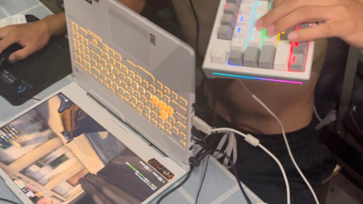 Hidden-class gamer’s roommate