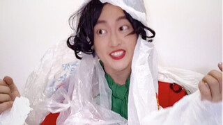 The Difference When Dad and Mom Go to Check Out