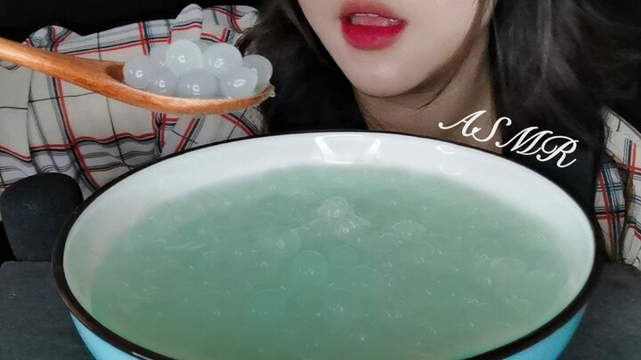 【YUE】ผสมเม็ดบับเบิลระเบิดกับน้ำยาล้างห้องน้ำ (หมอกลงจัด) ดื่มต่อเนื่องจนพุงจะแตก…เสียงควบคุมด้วยเสีย