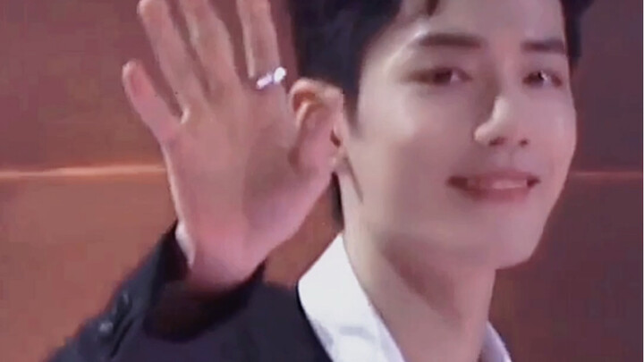 [Xiao Zhan | Light & Shadow Ceremony] 20 Seconds to Show You: How to Redefine Handsome