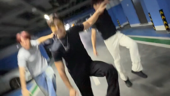 Grinning Dance 2.0 Male Model Edition