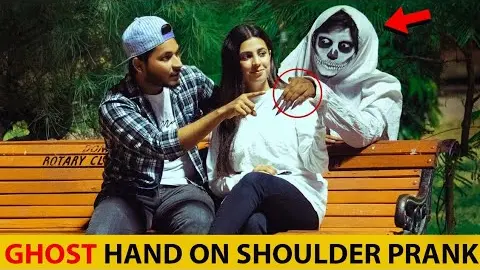 Extra Hand On Shoulder Prank - Epic Reaction | Prank in Pakistan - Bilibili
