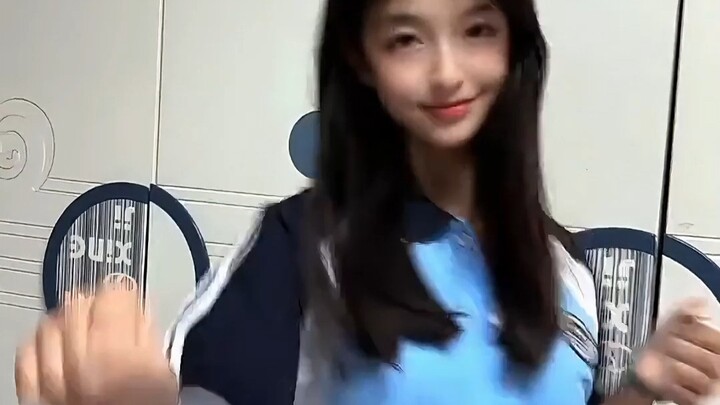 Video nhảy đồng phục trường tuyết dành cho nữ sinh cấp hai bổ sung hồ sơ