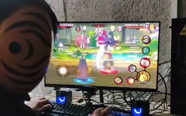 Người đàn ông đeo mặt nạ bí ẩn Ghana